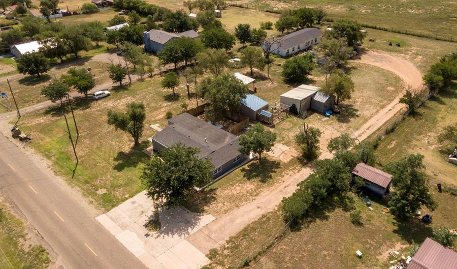 224 E WILLOW CREEK Dr, Amarillo, TX 79108 - 3 Beds, 2 Bath