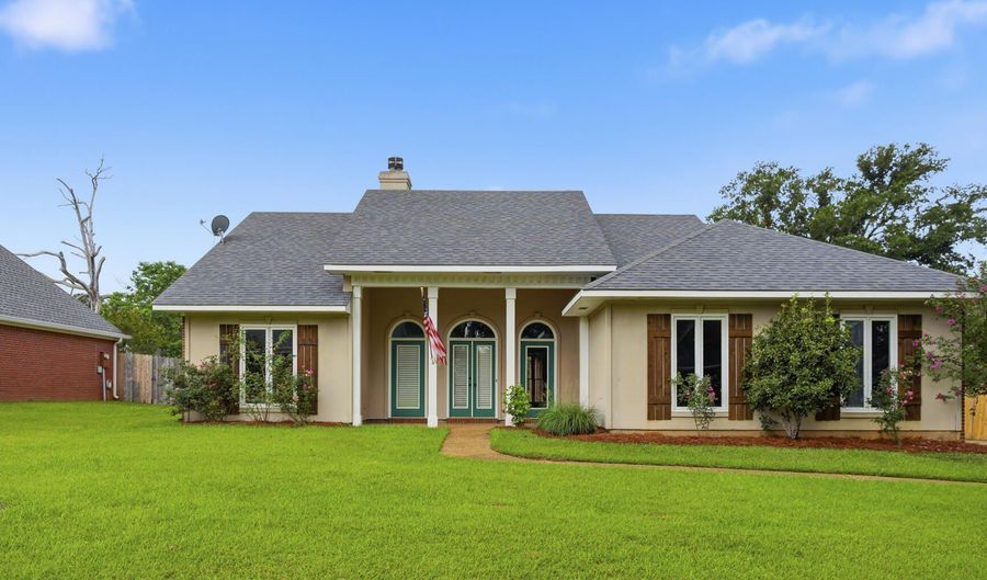205 Cherry Dr, Brandon, MS 39042 - 3 Beds, 2 Bath