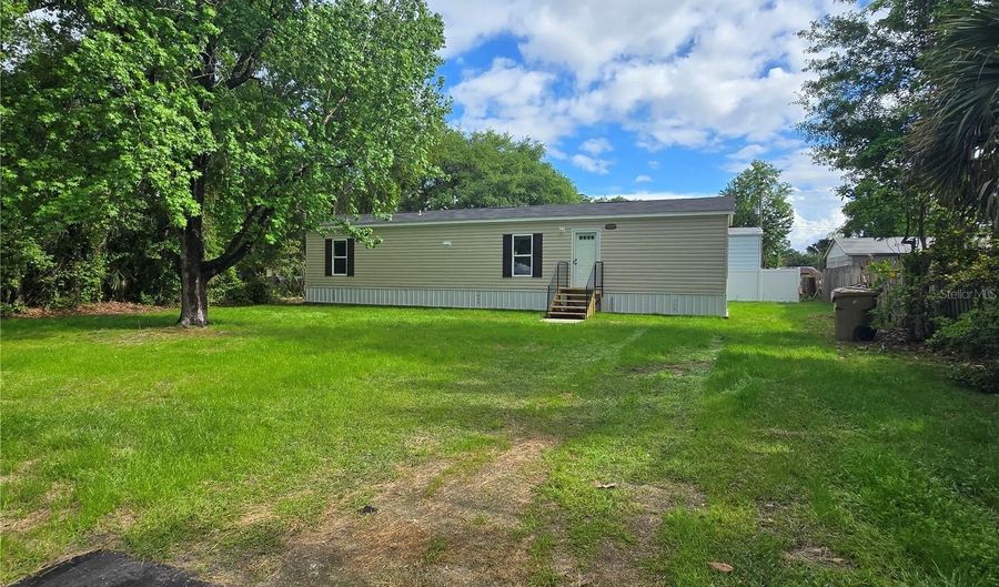 24048 ERMINE Rd, Astor, FL 32102 - 2 Beds, 2 Bath