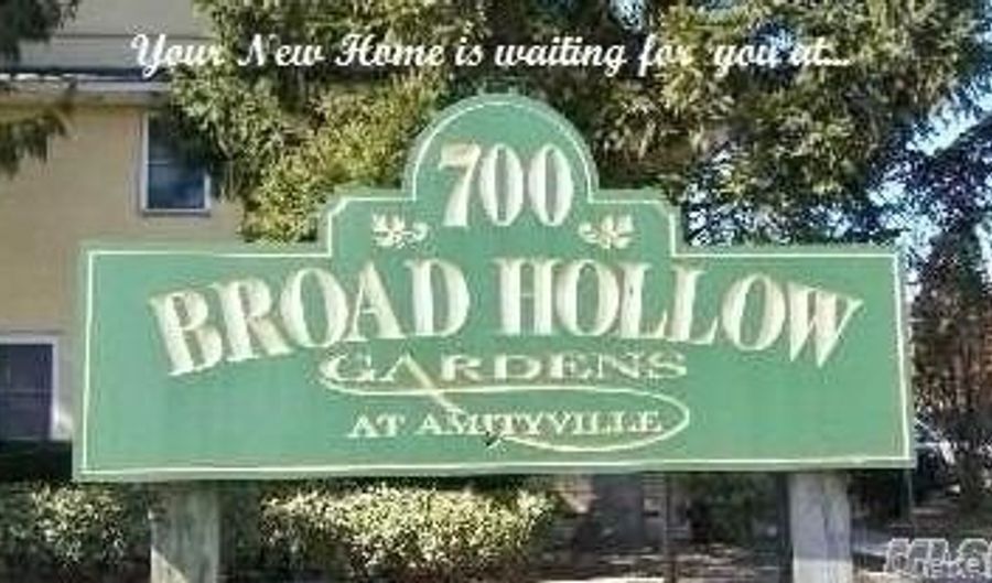 700 Broadway 5, Amityville, NY 11701 - 2 Beds, 1 Bath
