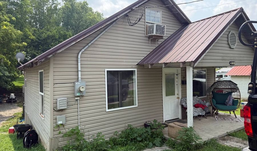 719 Old Monticello Rd, Albany, KY 42602 - 2 Beds, 1 Bath