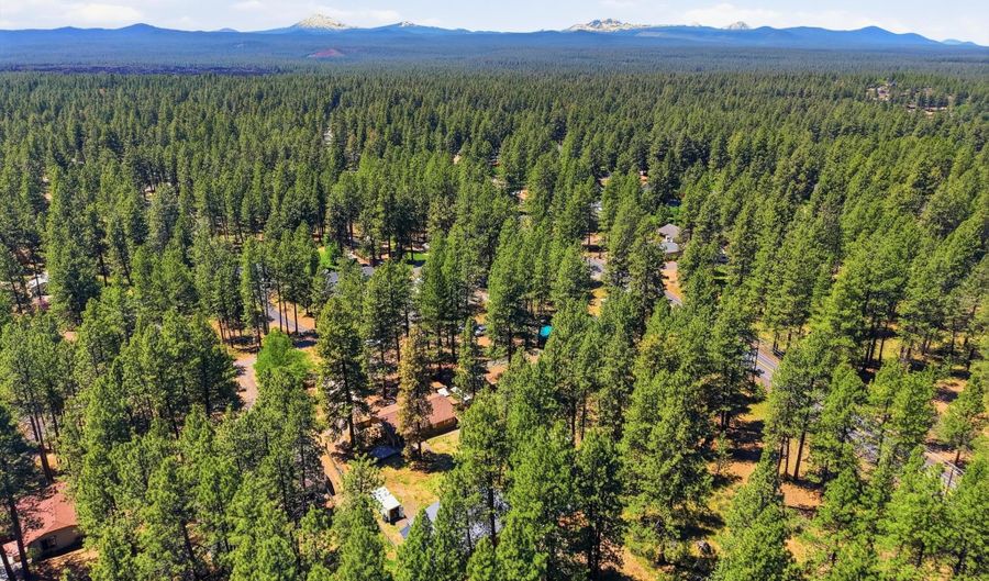 60282 Pawnee Ln, Bend, OR 97702 - 3 Beds, 2 Bath