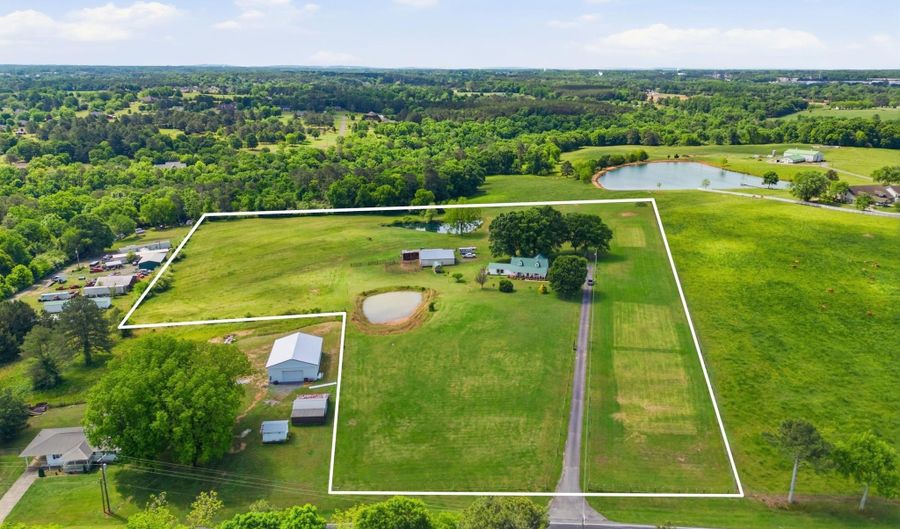 3305 Hustleville Rd, Albertville, AL 35951 - 3 Beds, 3 Bath