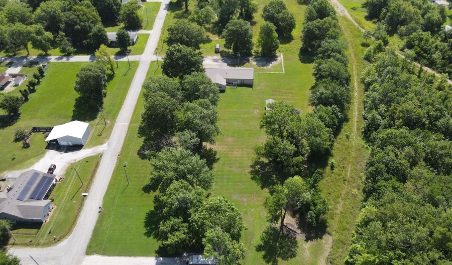 215 S Wyandotte, Baxter Springs, KS 66713 - 0 Beds, 0 Bath