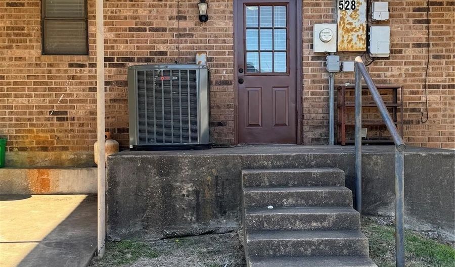 528 Post Oak Ln, Allen, TX 75002 - 2 Beds, 2 Bath