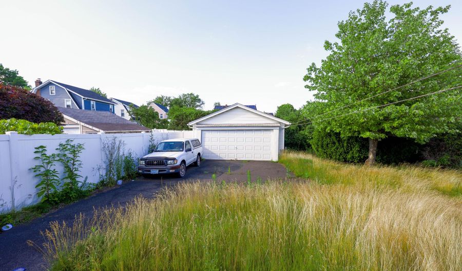 668 Belleville Ave, Belleville, NJ 07109 - 3 Beds, 1 Bath