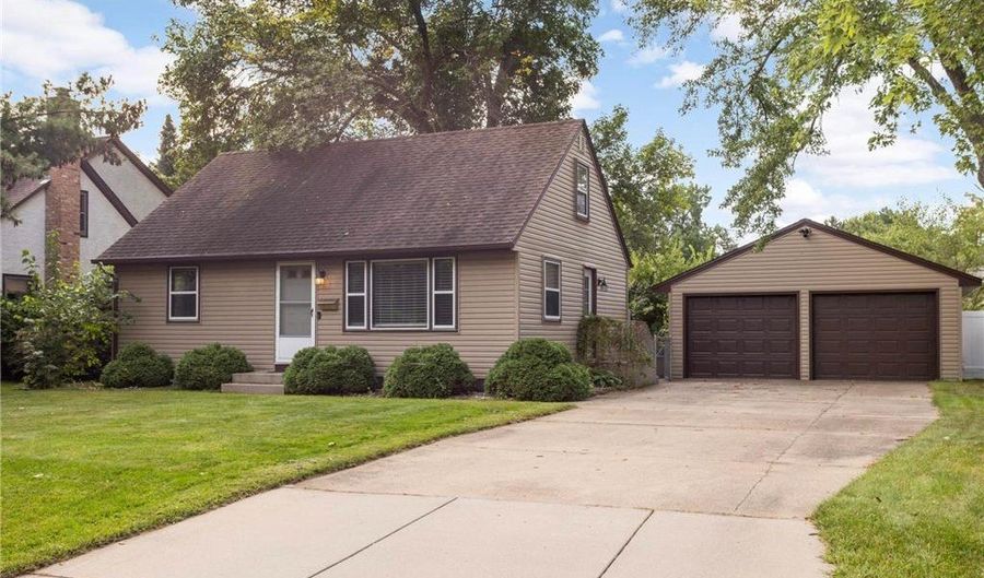 818 Madison St, Anoka, MN 55303 - 3 Beds, 2 Bath