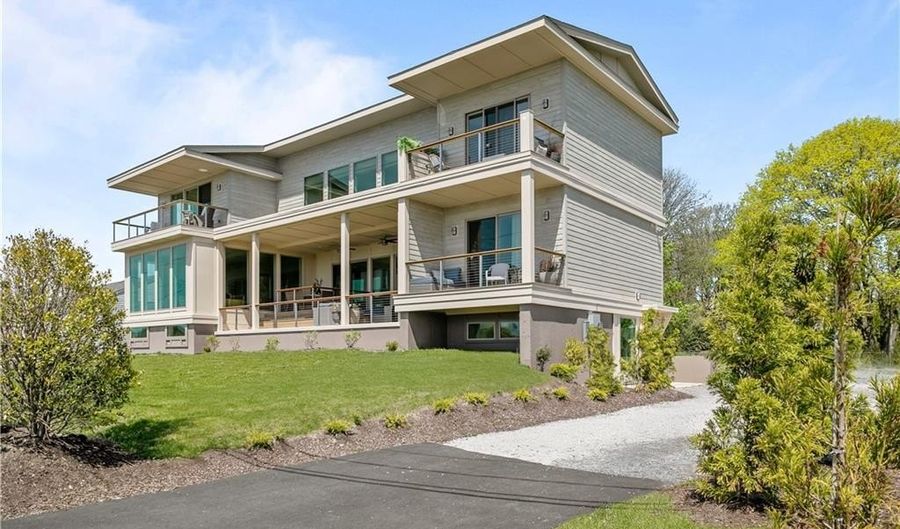 82 Ellery Rd, Newport, RI 02840 - 6 Beds, 5 Bath