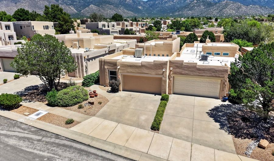 6412 Chaco Ridge Pl NE, Albuquerque, NM 87111 - 3 Beds, 2 Bath