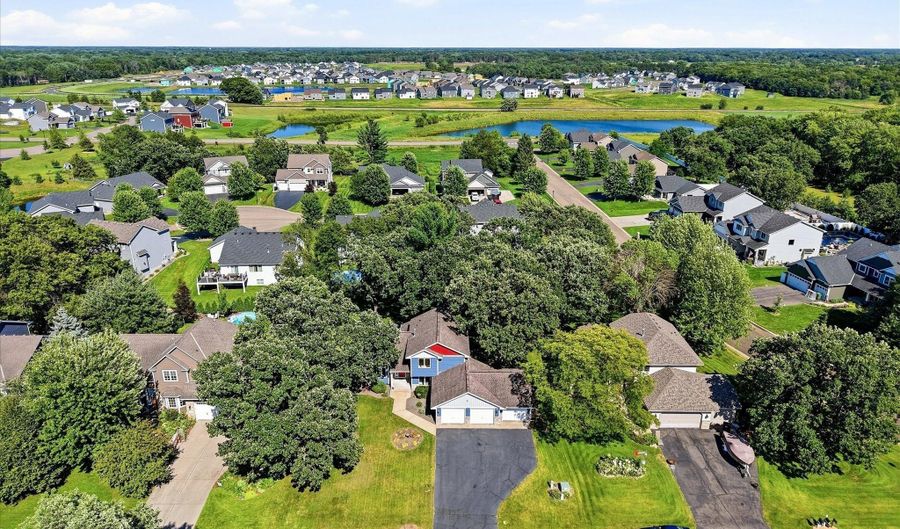 15077 Yellow Pine St NW, Andover, MN 55304 - 5 Beds, 3 Bath
