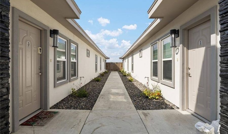 913 W. Kohala Ave #4, Alton, TX 78573 - 2 Beds, 2 Bath