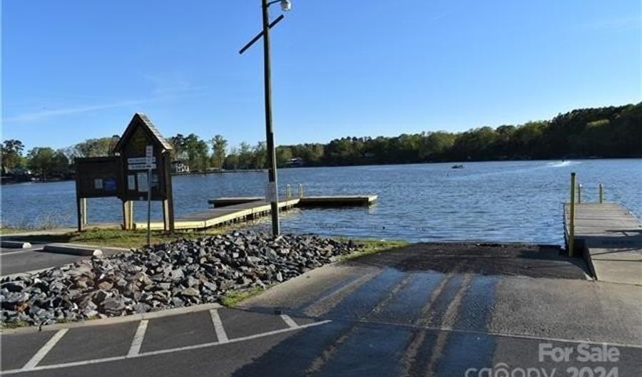 188 Badin Shores Cir, Badin Lake, NC 28127 - 2 Beds, 1 Bath