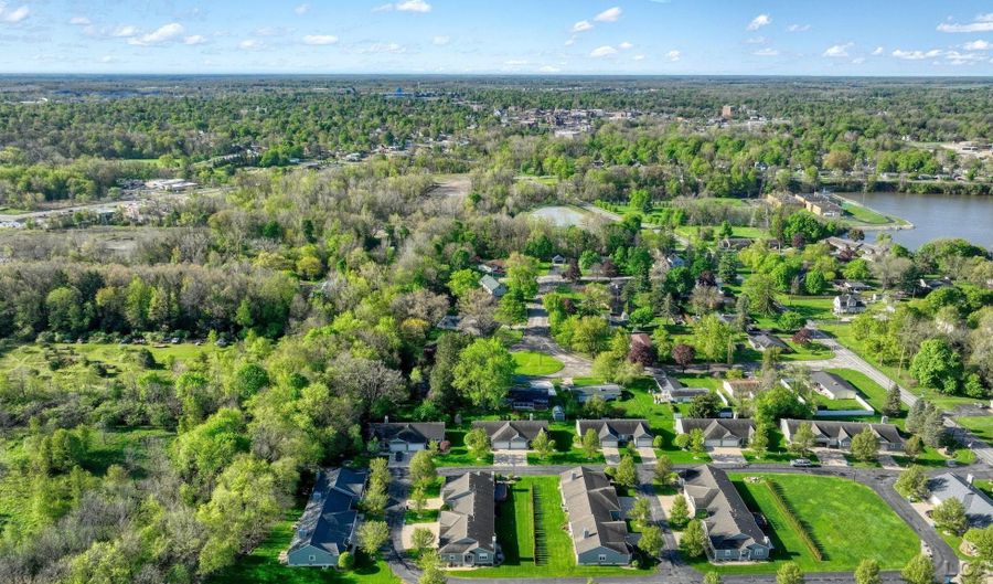 2463 Orient Dr, Adrian, MI 49221 - 2 Beds, 2 Bath