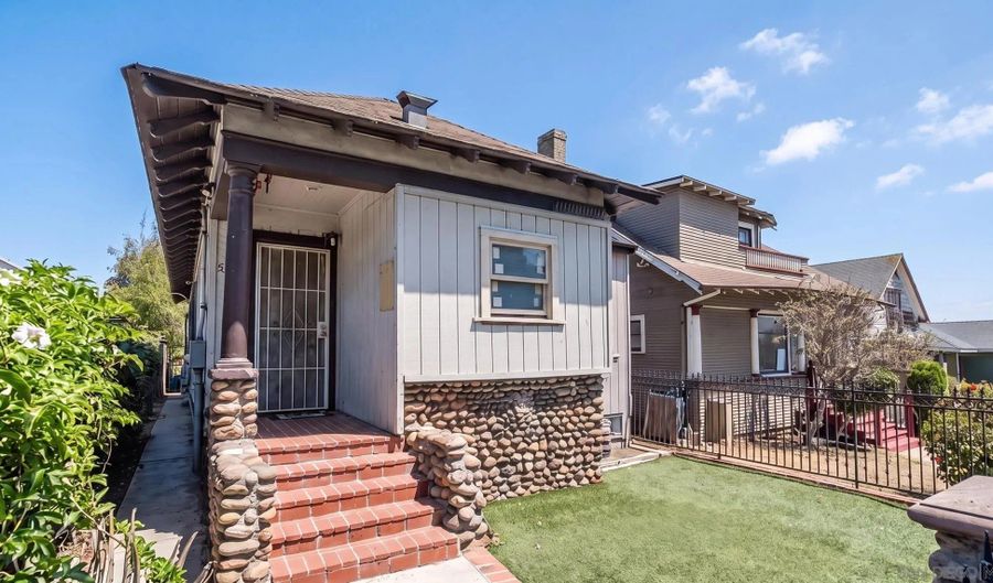 525 25Th, San Diego, CA 92102 - 4 Beds, 3 Bath