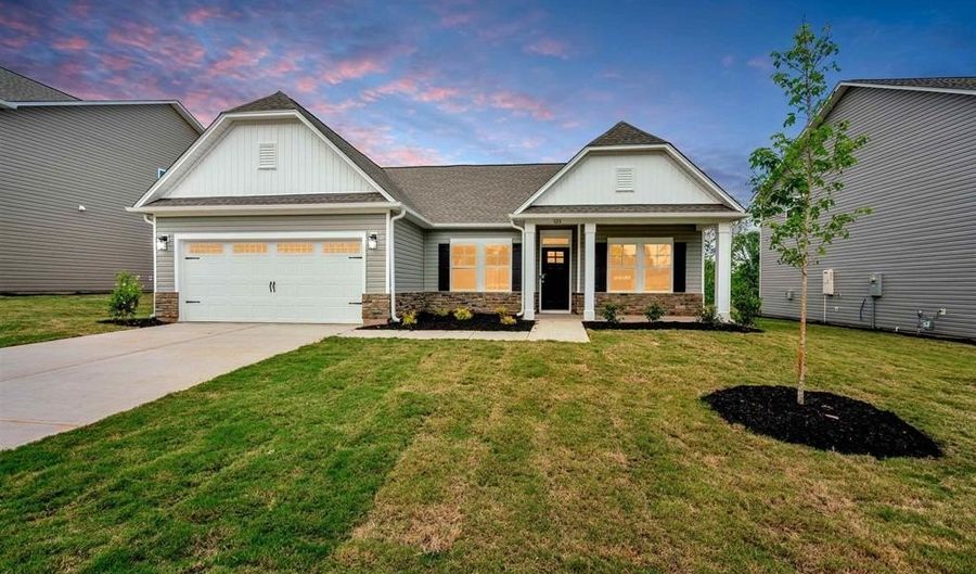 123 Hunter Ridge Dr, Boiling Springs, SC 29316 - 3 Beds, 3 Bath