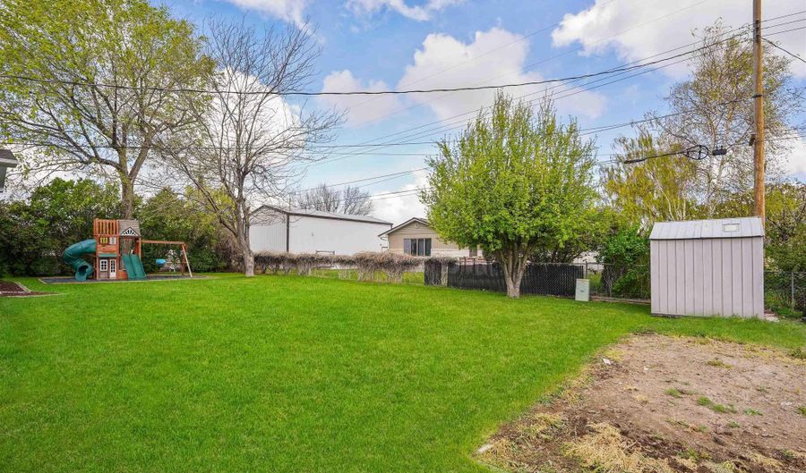 1000 E 18th St, Burley, ID 83318 - 4 Beds, 3 Bath
