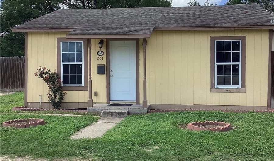 201 E 9th St No, Alice, TX 78332 - 2 Beds, 1 Bath