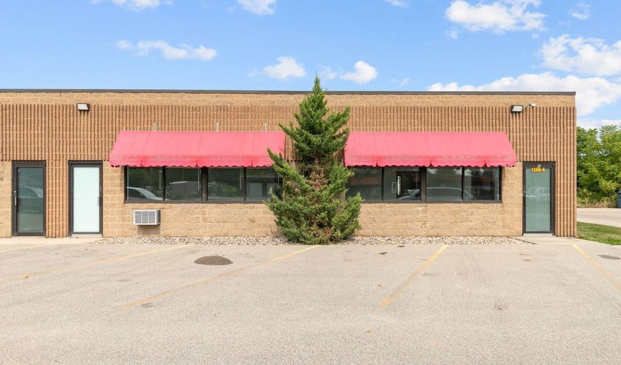 1280 S VAN DYKE Rd 5-6, Appleton, WI 54914 - 0 Beds, 0 Bath