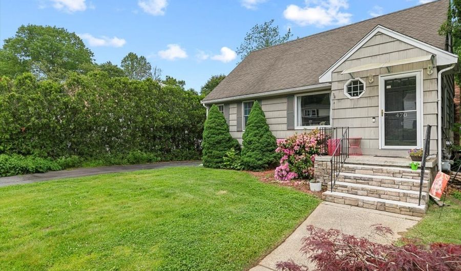 470 Dexter Dr, Bridgeport, CT 06606 - 3 Beds, 2 Bath