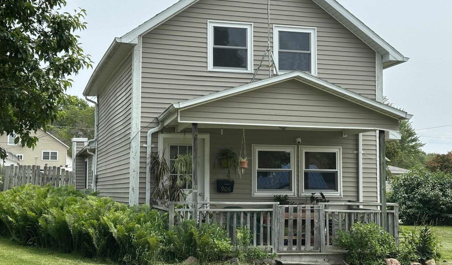 906 Linn St, Atlantic, IA 50022 - 2 Beds, 2 Bath