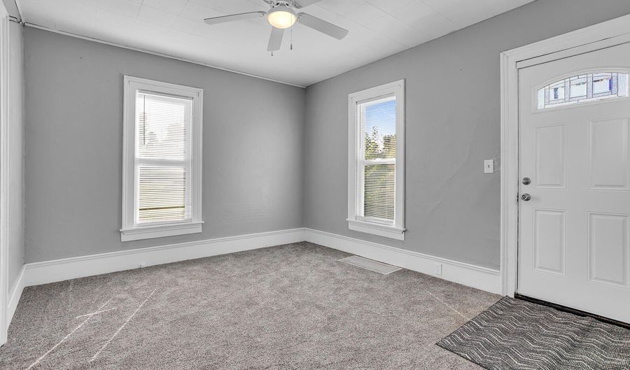 252 W Main St, Addison, MI 49220 - 3 Beds, 1 Bath