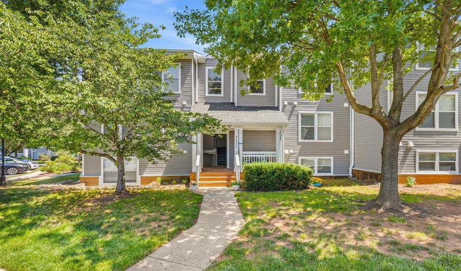 44096 NATALIE Ter 302, Ashburn, VA 20147 - 2 Beds, 2 Bath