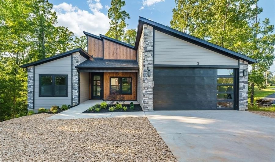 2 Damerham Ln, Bella Vista, AR 72714 - 3 Beds, 2 Bath