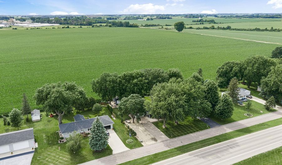 24067 540th Ave, Austin, MN 55912 - 2 Beds, 3 Bath