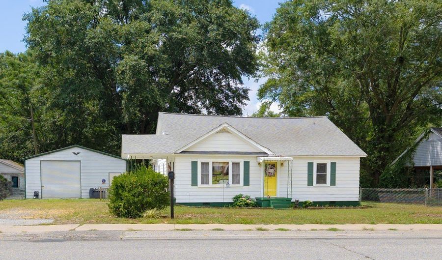 210 E Roosevelt Dr, Anderson, SC 29624 - 3 Beds, 2 Bath
