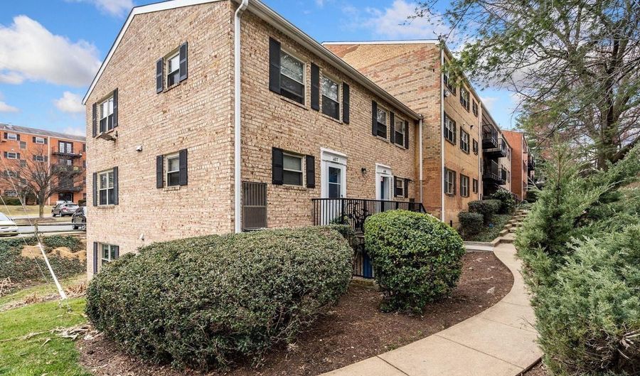405 N BEAUREGARD St #405, Alexandria, VA 22312 - 2 Beds, 1 Bath