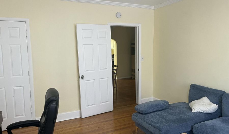 52 Irving St, Albany, NY 12202 - 4 Beds, 2 Bath