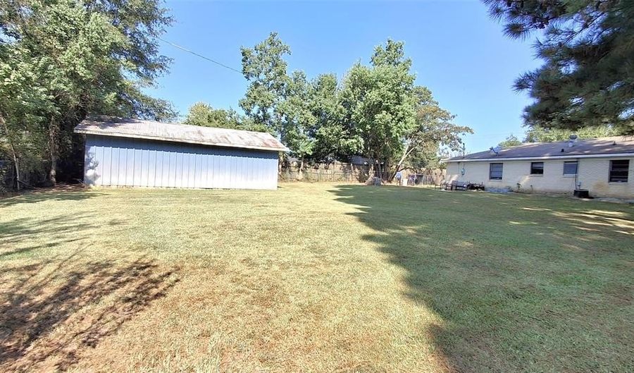 861 Flournoy Lucas Rd, Shreveport, LA 71118 - 3 Beds, 2 Bath