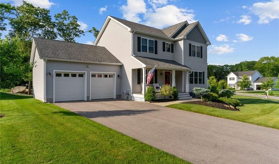 25 Ironwood Dr, Coventry, RI 02816 - 3 Beds, 3 Bath
