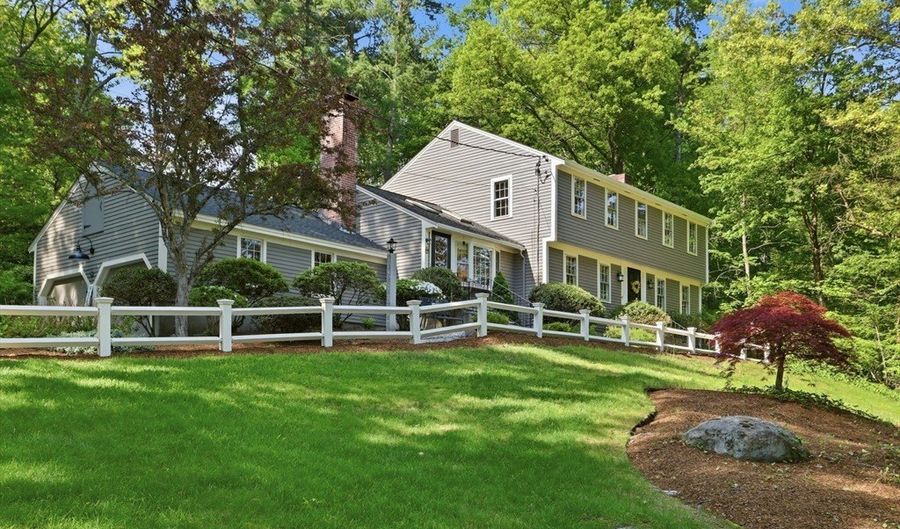 29 Washington Dr, Acton, MA 01720 - 4 Beds, 3 Bath