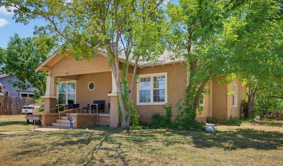 1957 S 3rd St, Abilene, TX 79602 - 4 Beds, 2 Bath