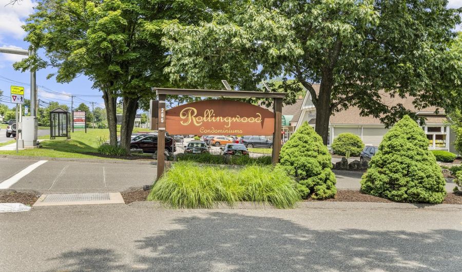 8 Carlisle Ct 8, Brookfield, CT 06804 - 1 Beds, 1 Bath