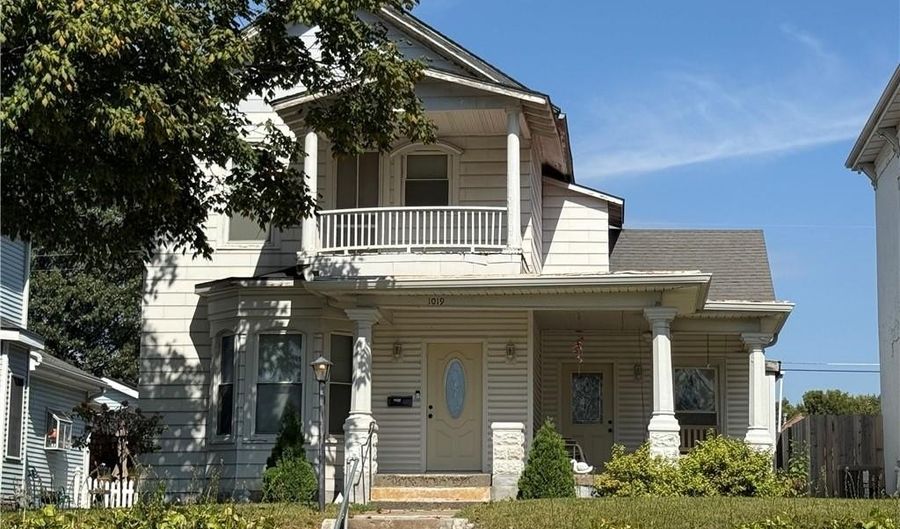 1019 Kansas Ave, Atchison, KS 66002 - 3 Beds, 2 Bath