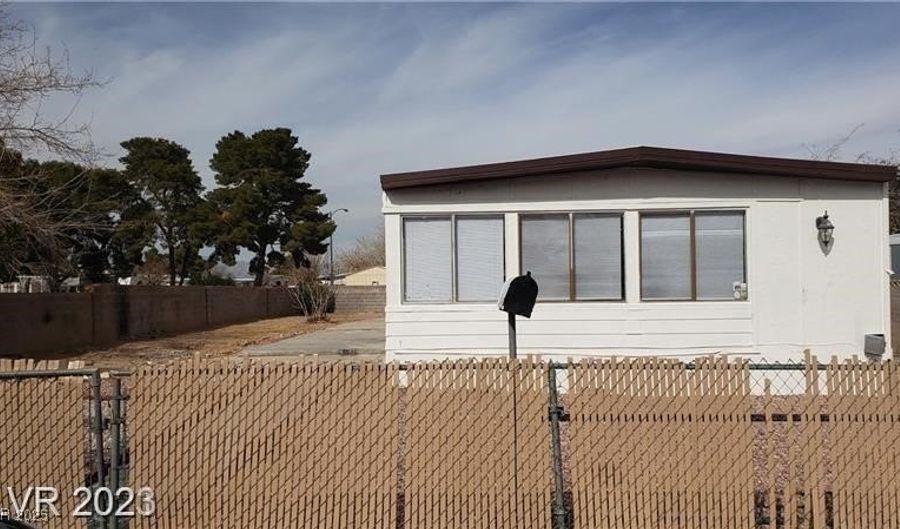 5556 Everglade St, Las Vegas, NV 89142 - 3 Beds, 2 Bath