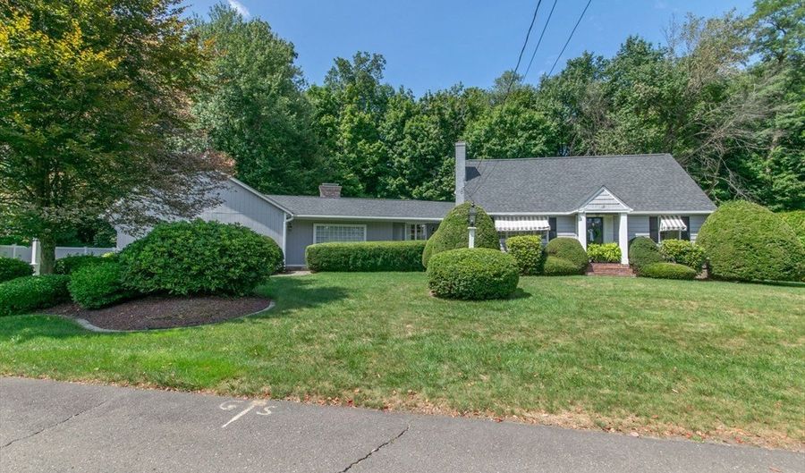 92 Forest Rd, Agawam, MA 01001 - 4 Beds, 2 Bath