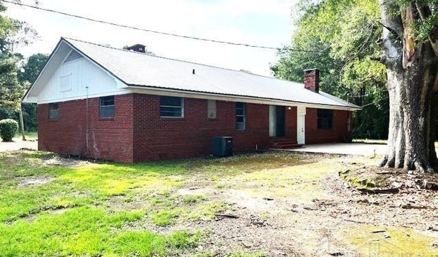 3174 Jack Springs Rd, Atmore, AL 36502 - 3 Beds, 2 Bath