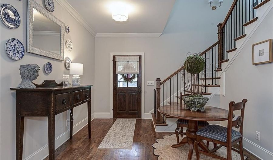 2209 N DONAHUE Dr, Auburn, AL 36830 - 4 Beds, 4 Bath