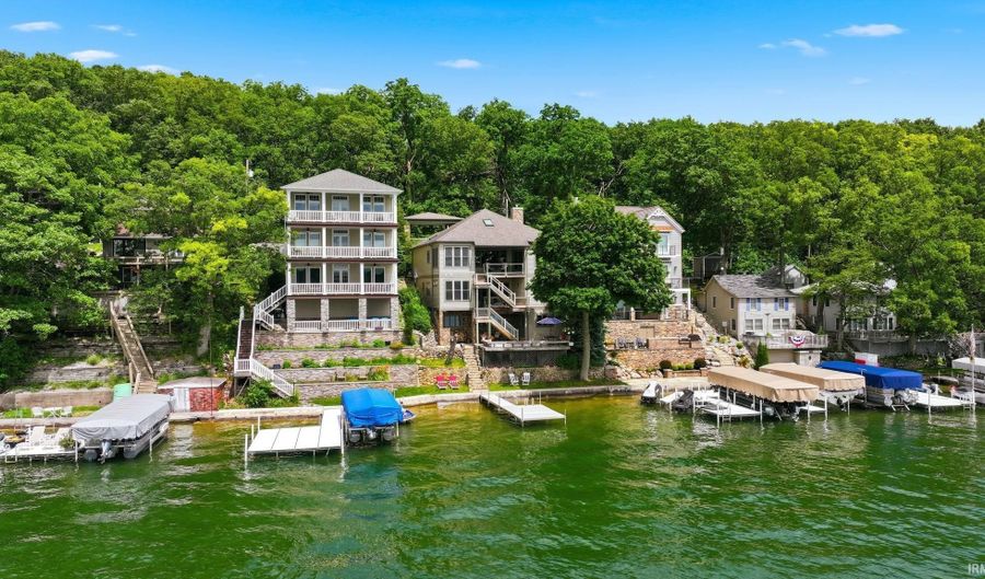 900 Ln 105 Lake James, Angola, IN 46703 - 5 Beds, 4 Bath