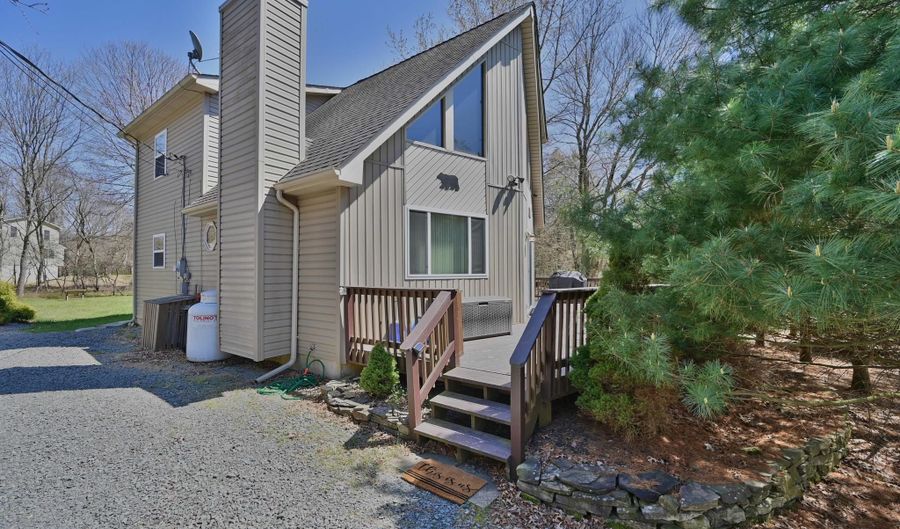 292 MCKUEN Way, Albrightsville, PA 18210 - 3 Beds, 2 Bath