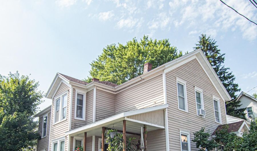31 Dewitt St, Amsterdam, NY 12010 - 4 Beds, 2 Bath