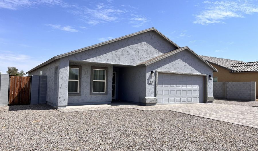 10490 W MAZATLAN Dr, Arizona City, AZ 85123 - 4 Beds, 2 Bath
