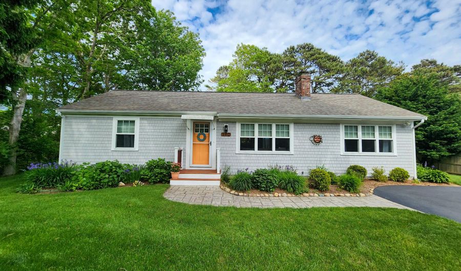 190 Forest Rd, South Yarmouth, MA 02664 - 3 Beds, 2 Bath