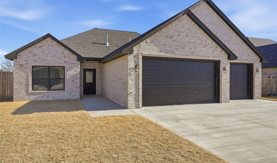 3312 Continental Ct, Altus, OK 73521 - 4 Beds, 2 Bath
