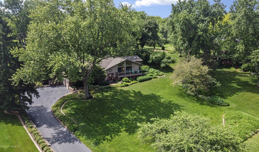 40484 Sunset Dr N, Antioch, IL 60002 - 3 Beds, 3 Bath