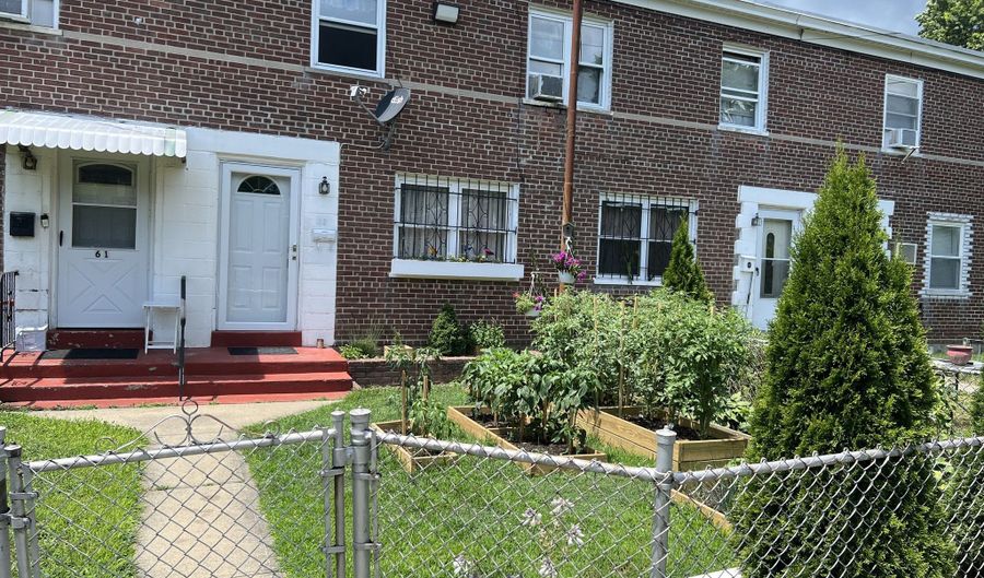 63 Court A Bld 18 Ct, Bridgeport, CT 06610 - 2 Beds, 1 Bath