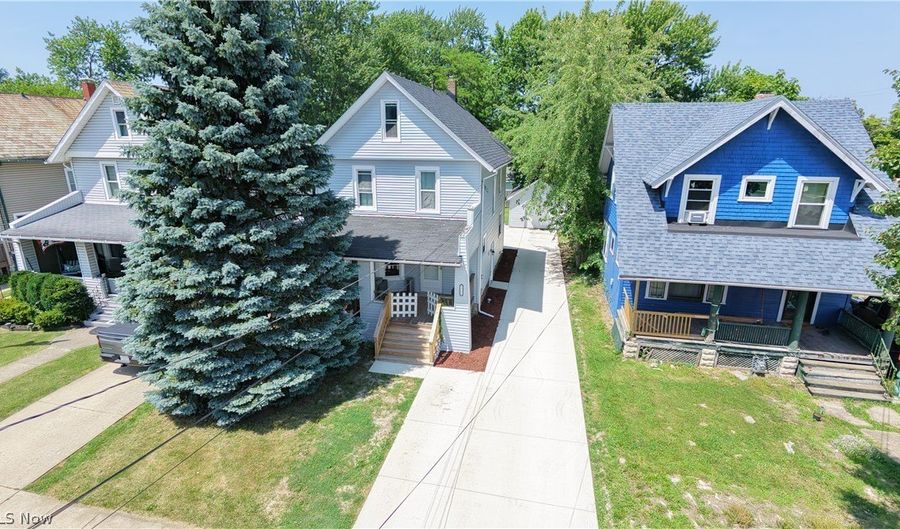 1711 W 9th St, Ashtabula, OH 44004 - 3 Beds, 2 Bath